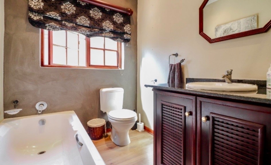 4 Bedroom Property for Sale in Wilkoppies North West